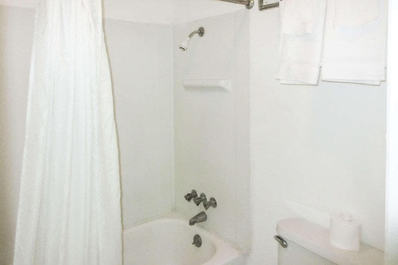 Rodeway Inn 3
