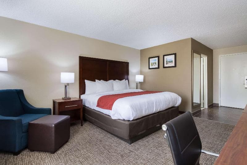 Comfort Inn 4