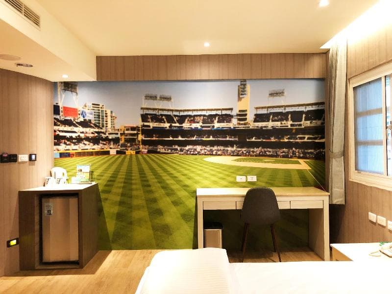 La Hotel - Baseball Theme Hall 3