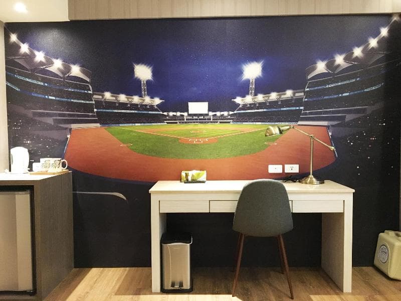 La Hotel - Baseball Theme Hall main