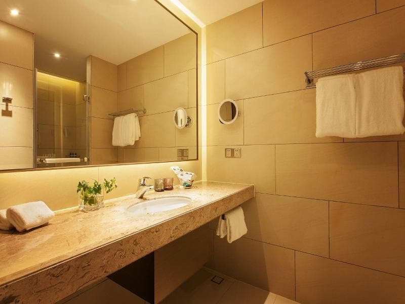The Summit Hotel 3
