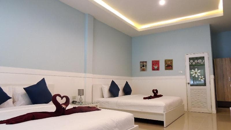 Blue Moon Samet main