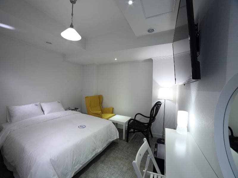 Hillside Tourist Hotel 5