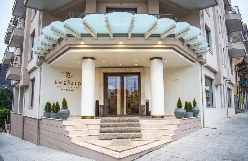 Emerald Suites photo 1