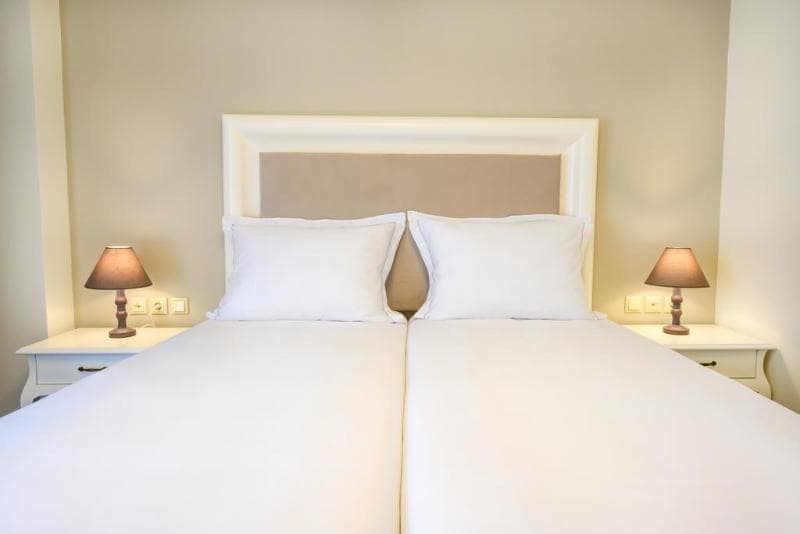 Emerald Suites 5