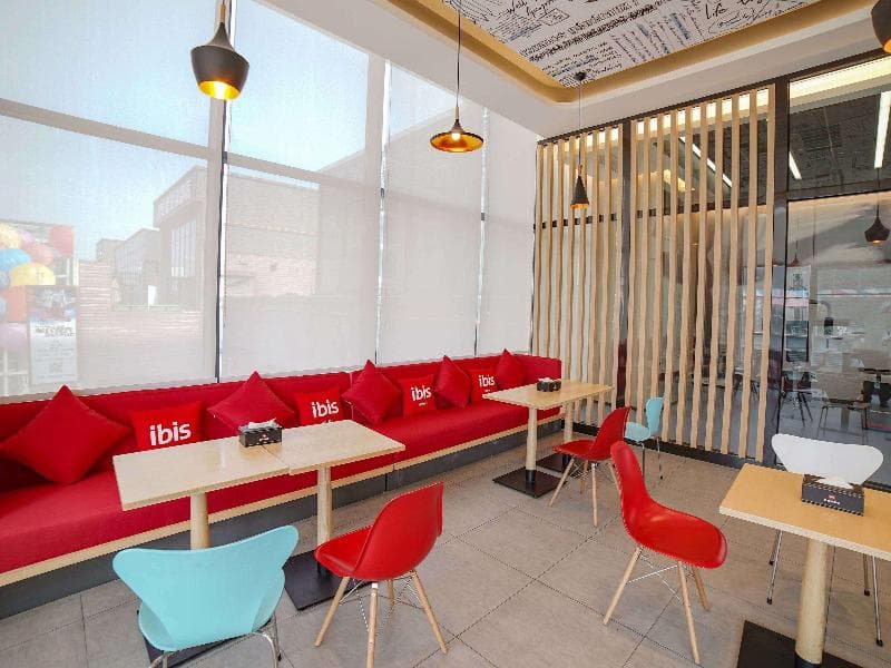 Ibis Chengdu Hi-Tech Zone Longhu Hotel 5