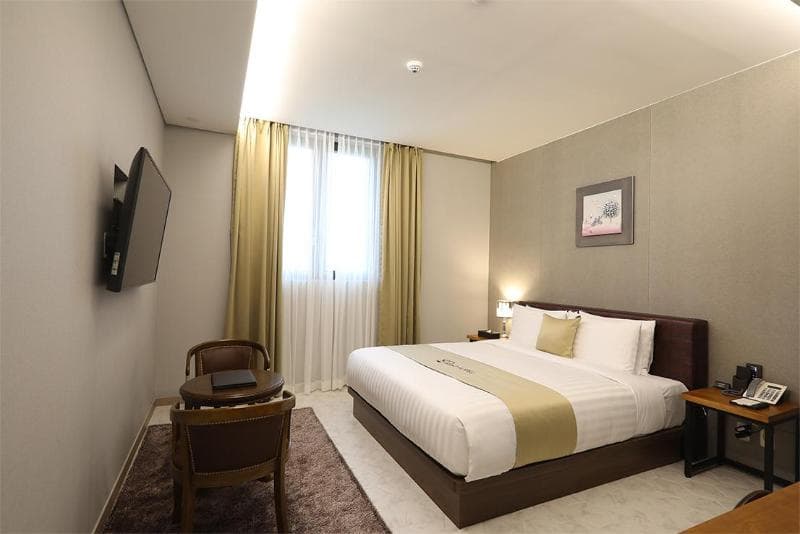 Rest Hotel photo 1