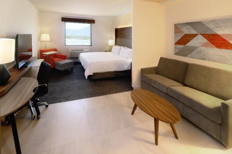 Holiday Inn & Suites Monterrey Apodaca Zona Airport 2