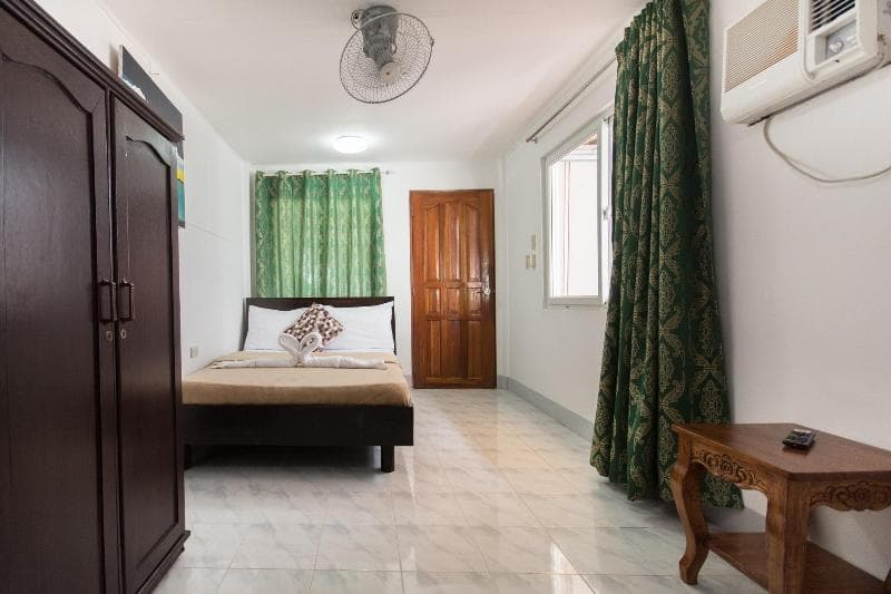 Deparis Beach Resort photo 1