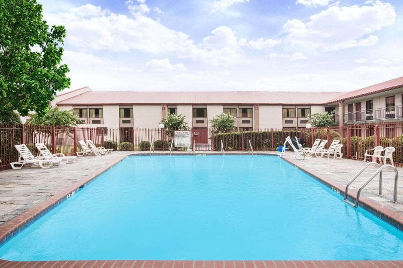 Super 8 By Wyndham Oxford 5