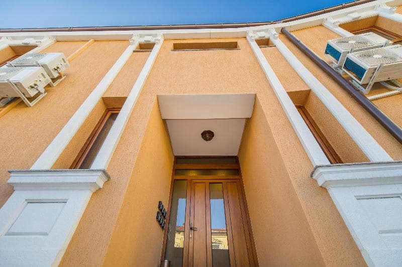 Bucur 9 photo 1