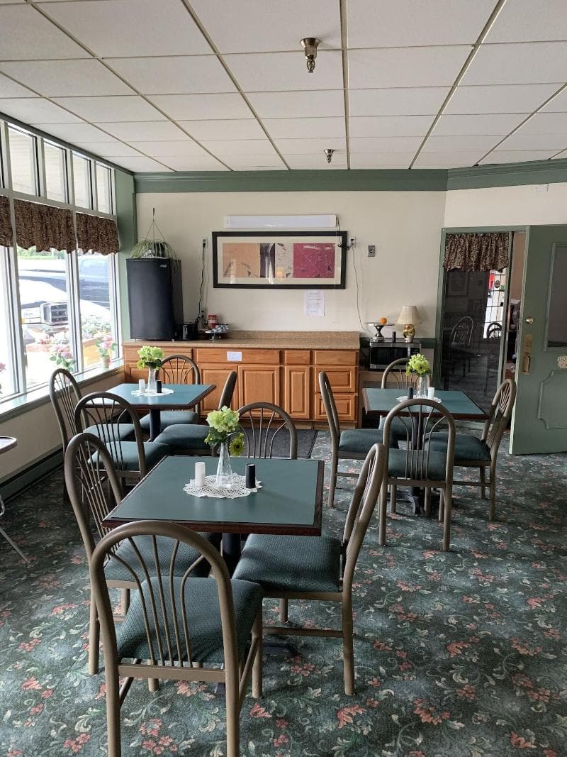 Surrey Inn Hotel 2