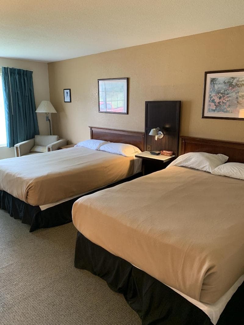 Surrey Inn Hotel 3