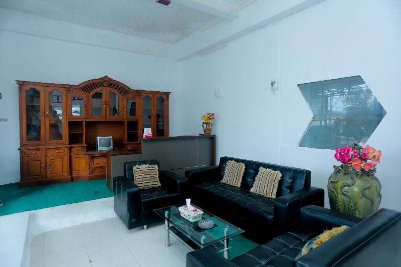 Oyo 2301 Hocky Guest House 5