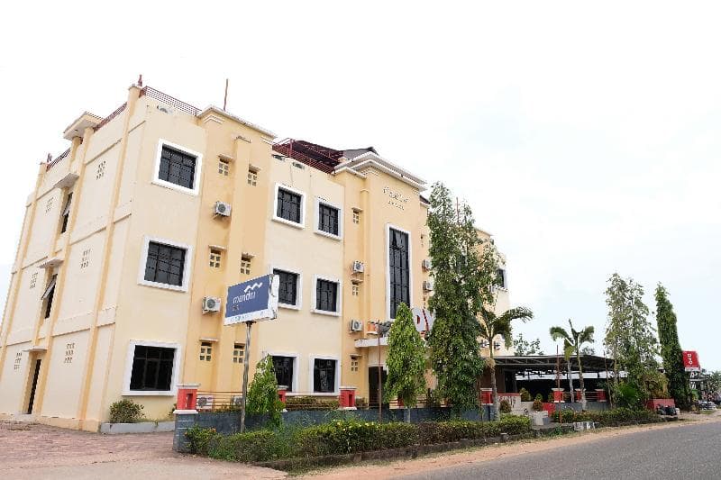 Oasis Hotel by OYO main