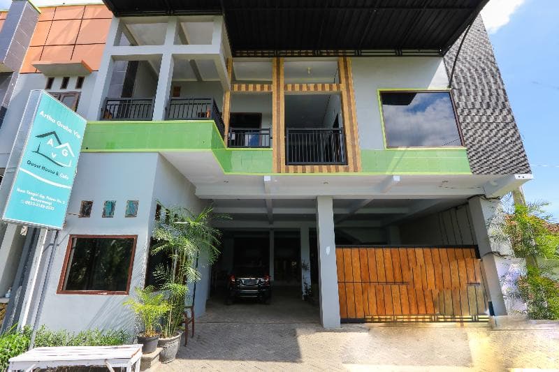 OYO 2453 Artha Graha Vip 5