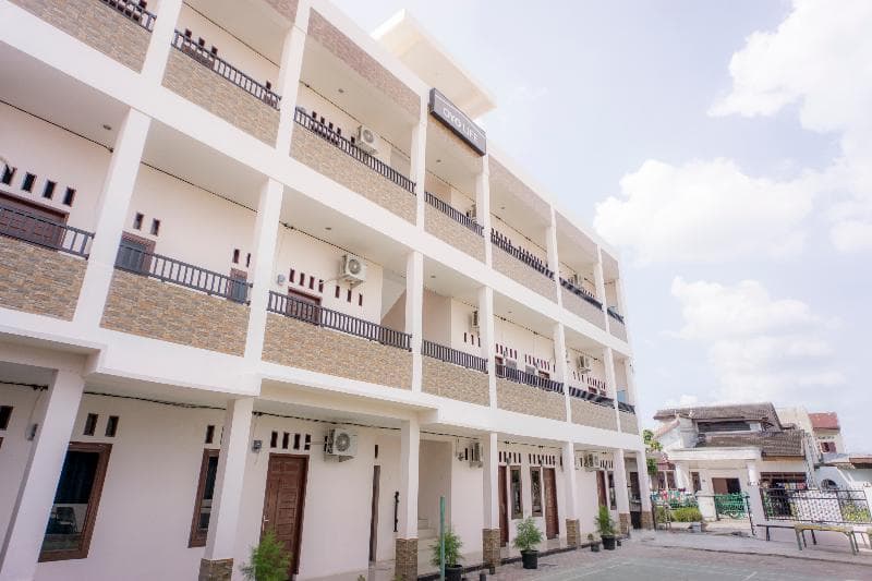 Oyo Life 2354 Rose House 4