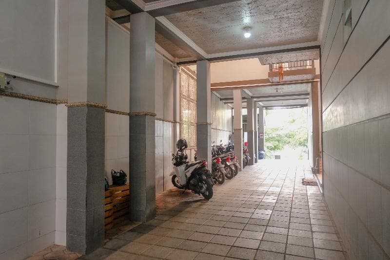 Gerbera House - Kos Putri by OYO Rooms 4