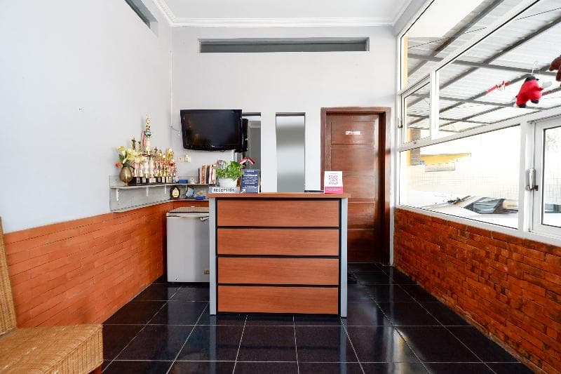 Hotel Super Oyo 2209 Solo Point Guest House Syariah 3