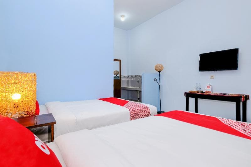 Oyo 2450 Hening Homestay photo 1