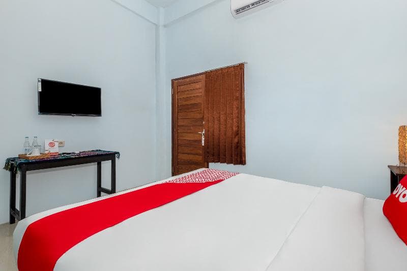 Oyo 2450 Hening Homestay 4
