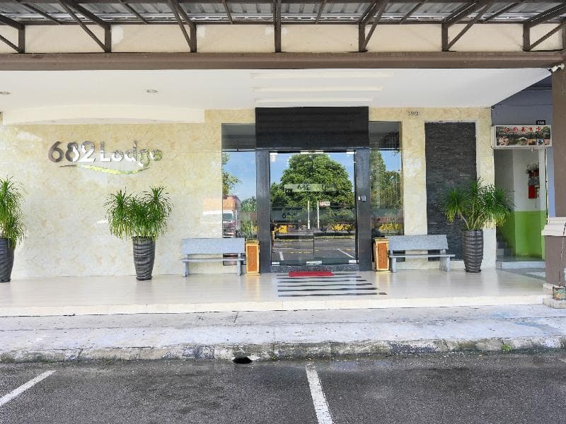 682 Lodge By Oyo Rooms 4