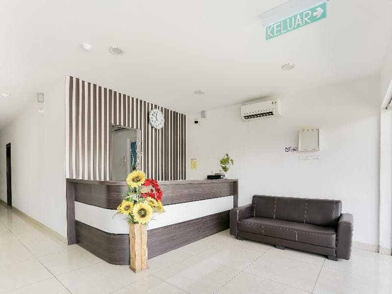 Oyo 89495 Rich Hotel 4