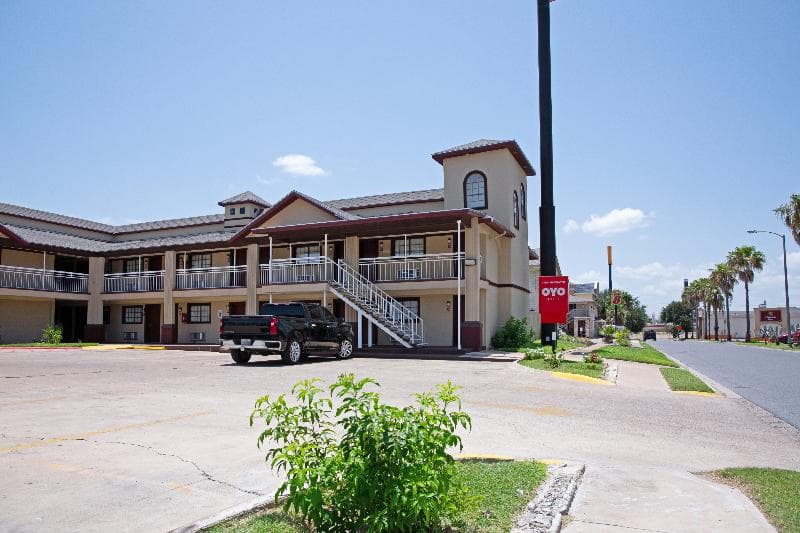 Oyo Hotel Mcallen Airport South 3