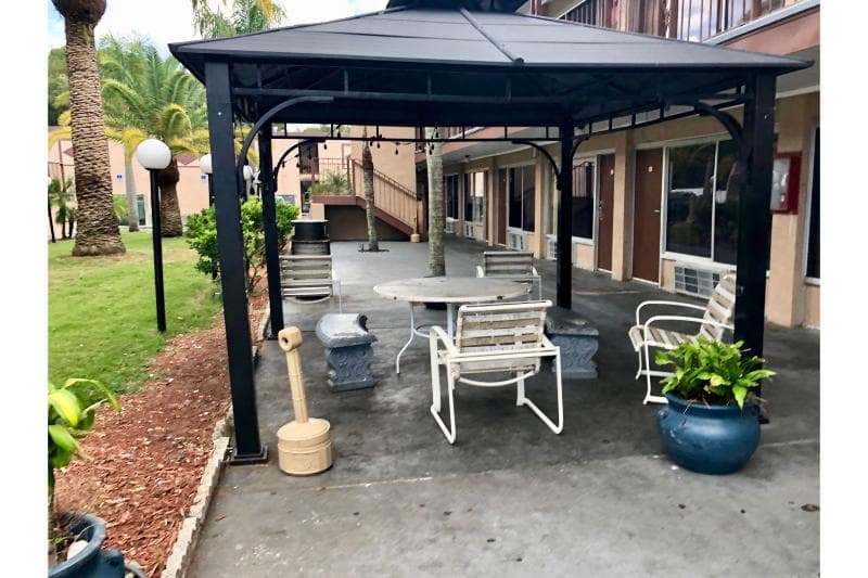 La Vista Inn Port Richey main