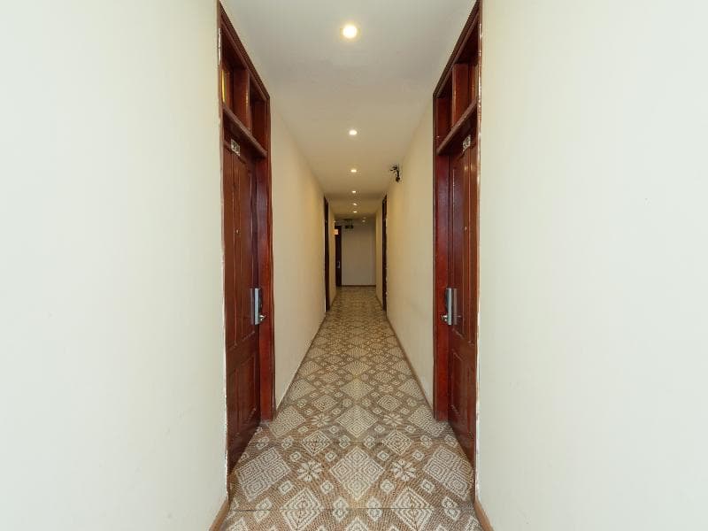Lenka Hotel by OYO Rooms 5