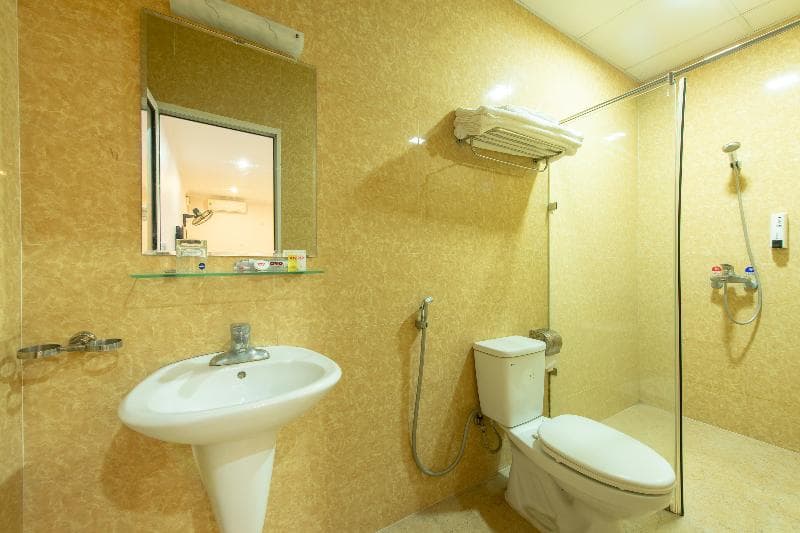 Sun Hotel by OYO Rooms 4