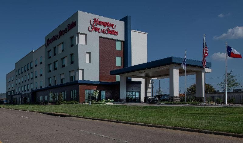 Hampton Inn & Suites Duncanville Dallas 4