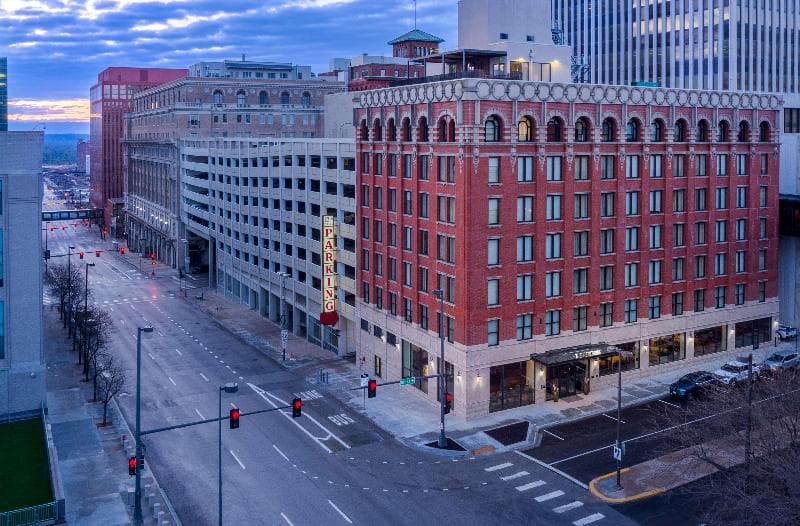 The Peregrine Hotel Omaha Downtown, Curio Collection by Hilt 3