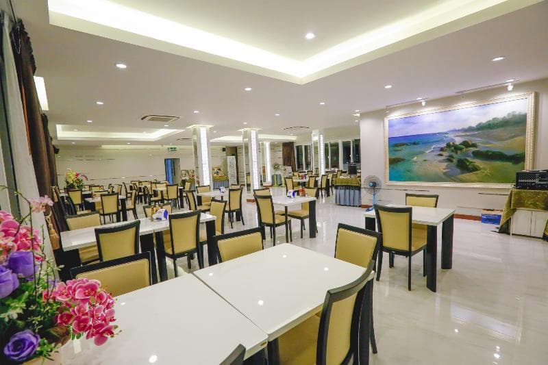Hua Hin White Villa Hotel main