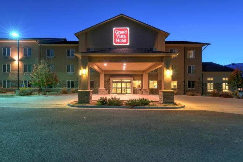 Comfort Inn & Suites 3