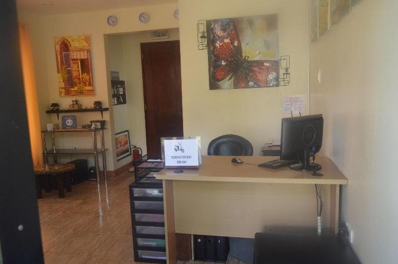 Manora Apartments And Guest House 3