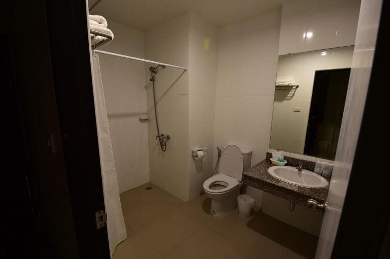 Prachuap Beach Hotel 4