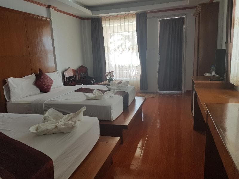 Lanta Paradise Beach Resort main