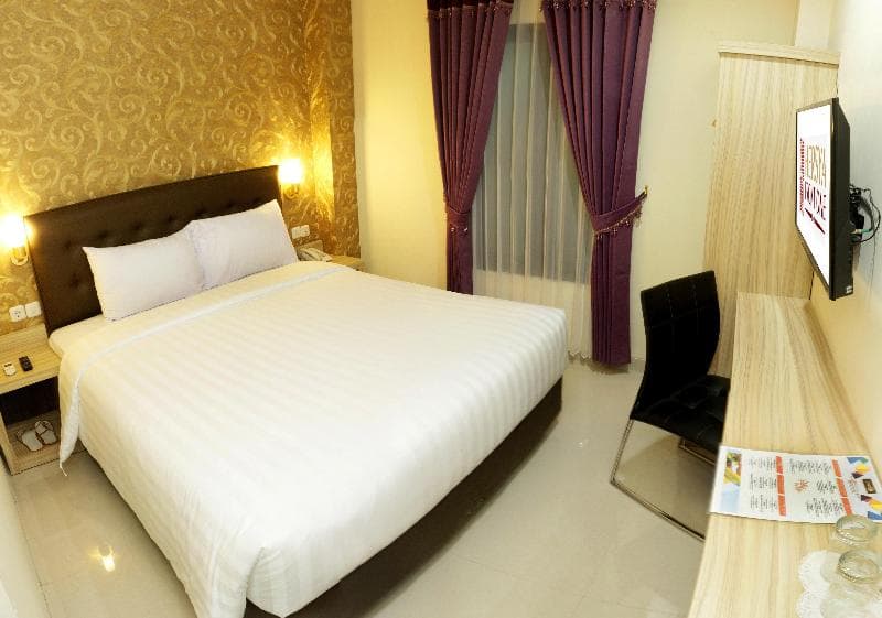 Hersya Front One Inn Surabaya 4
