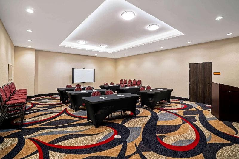 La Quinta Inn & Suites by Wyndham Tuscaloosa University photo 1