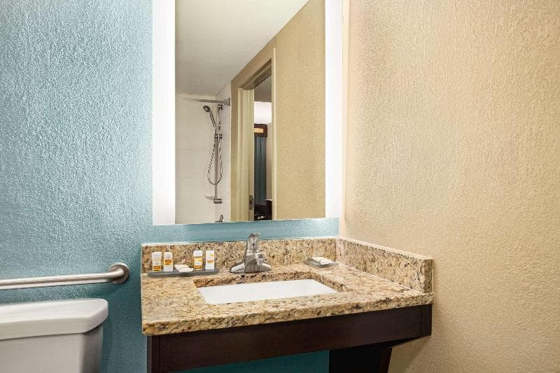 La Quinta Inn & Suites by Wyndham Richmond-Midlothian 4