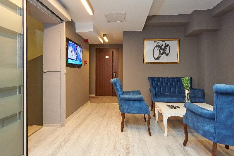 Renzo Hotel 3