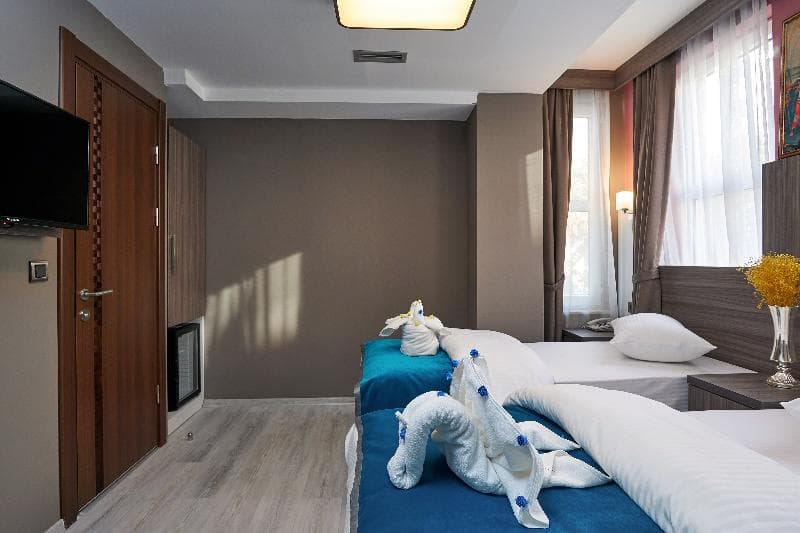 Renzo Hotel 2