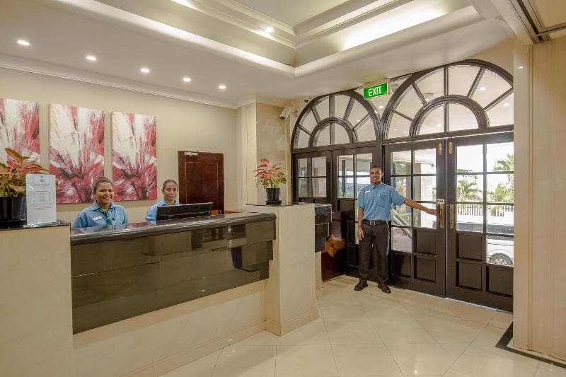 Ela Beach Hotel & Apartments 5