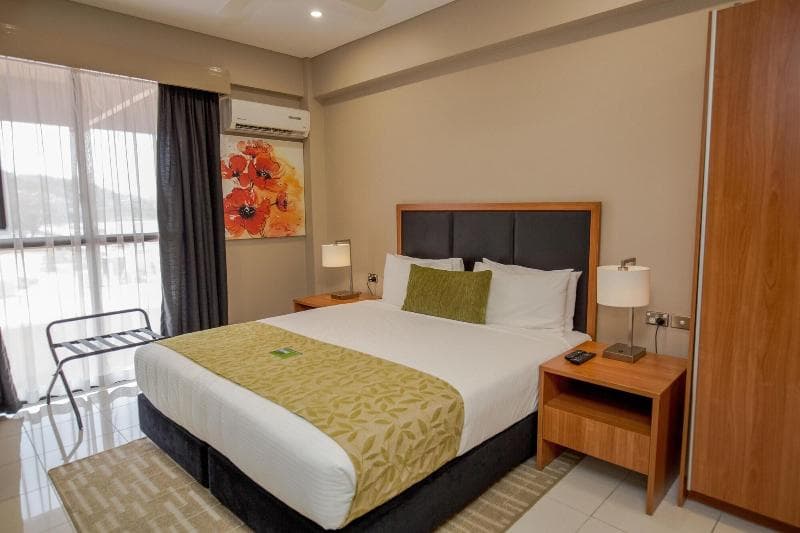 Ela Beach Hotel & Apartments 4
