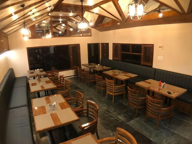 Hotel Himalayan Escape main