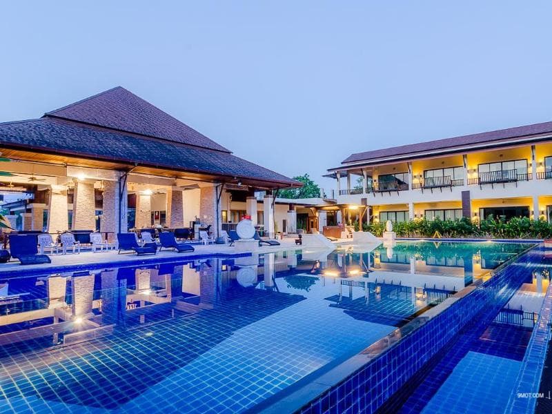 Naraya Riverside Resort 3