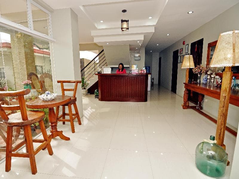 Harbour Gardens Tourist Inn 3
