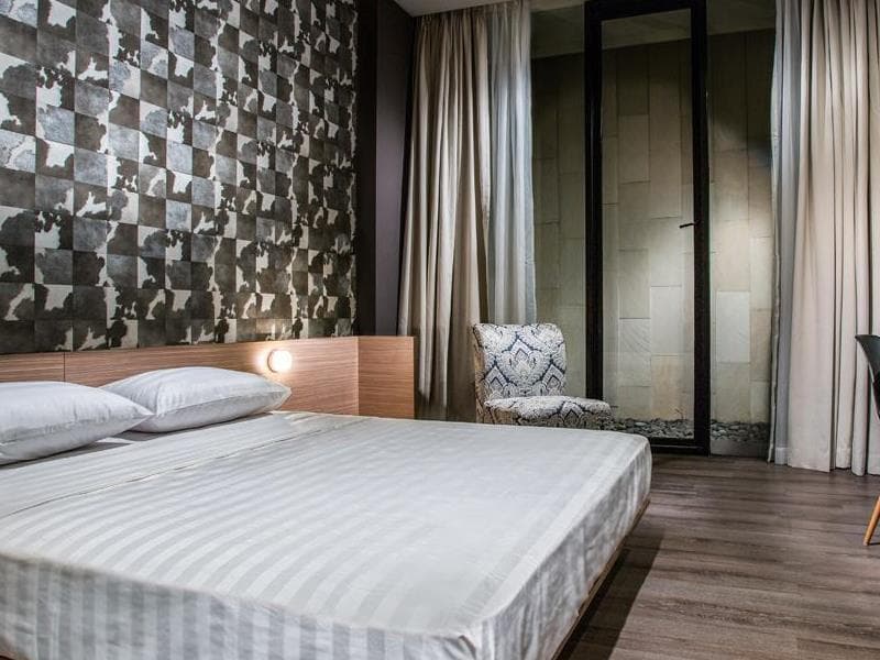 Upscale Suites photo 1