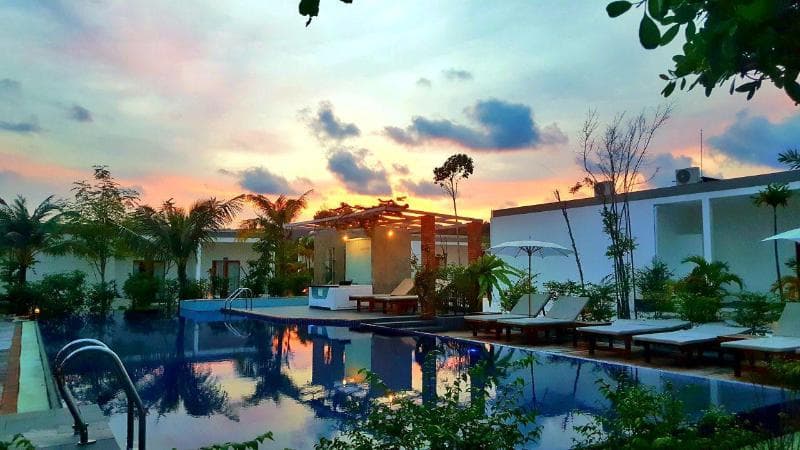 Long Set Resort 4